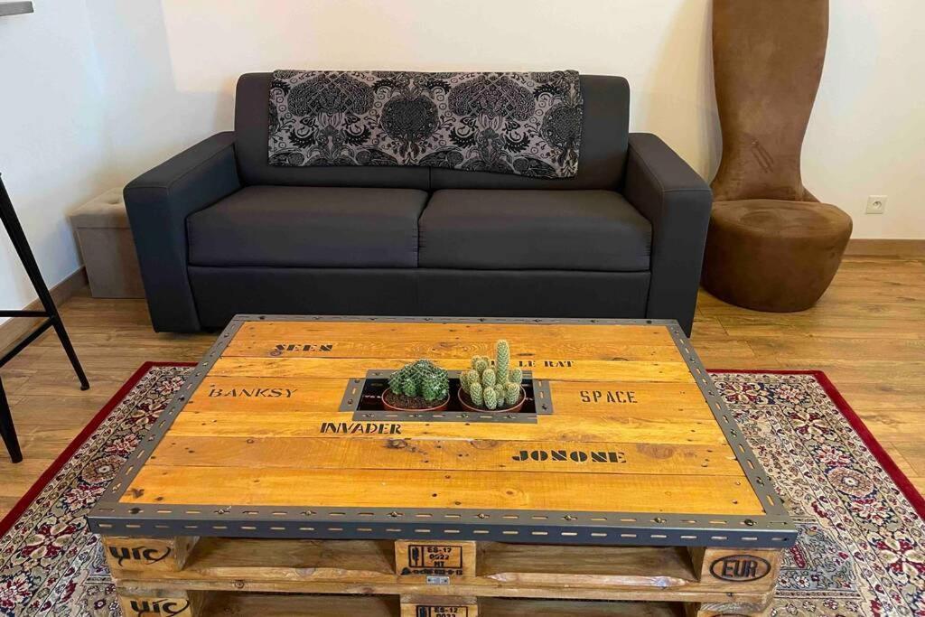 Appartement Terrasse Au Centre De Serris Dış mekan fotoğraf